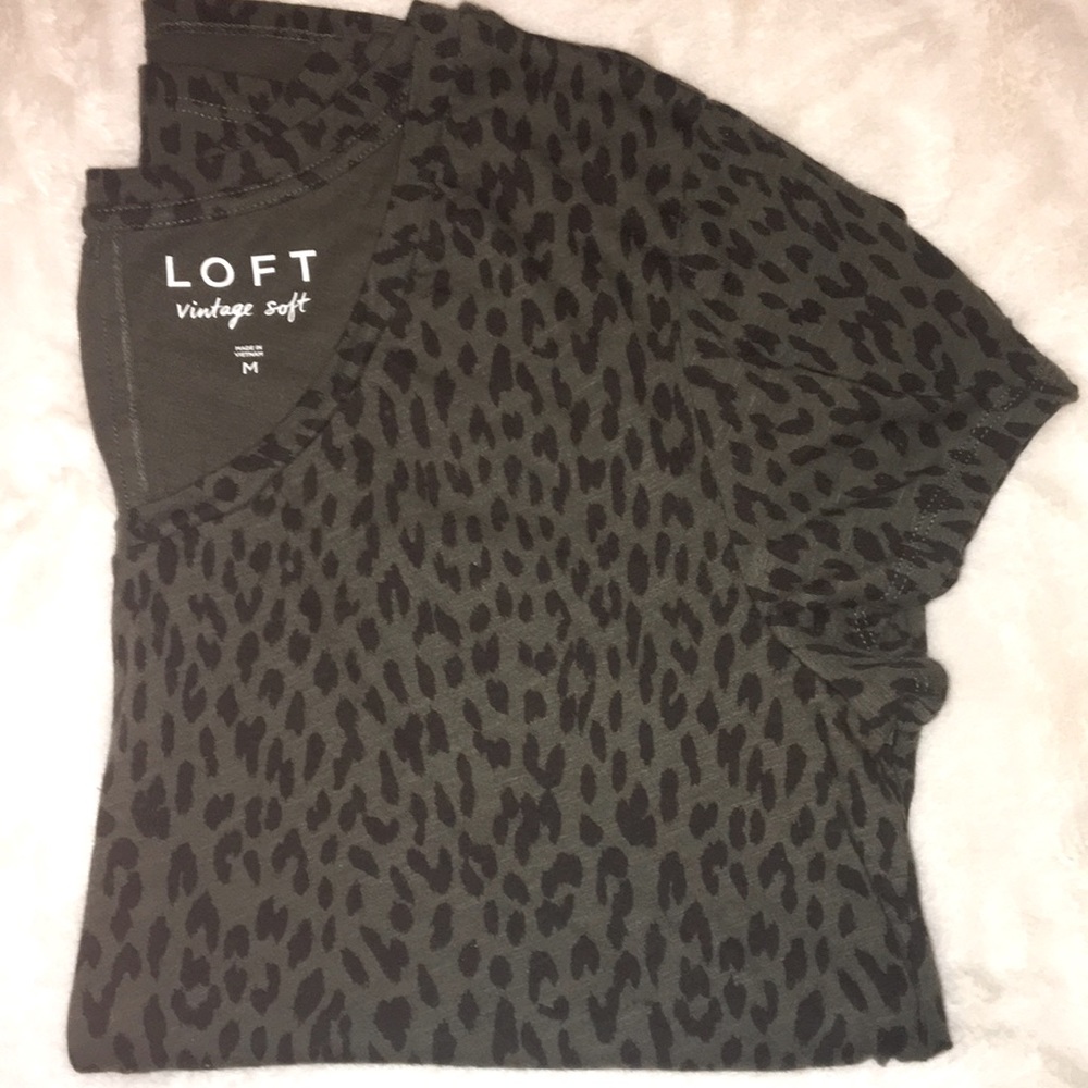 LOFT Green Leopard Print T-Shirt Size M